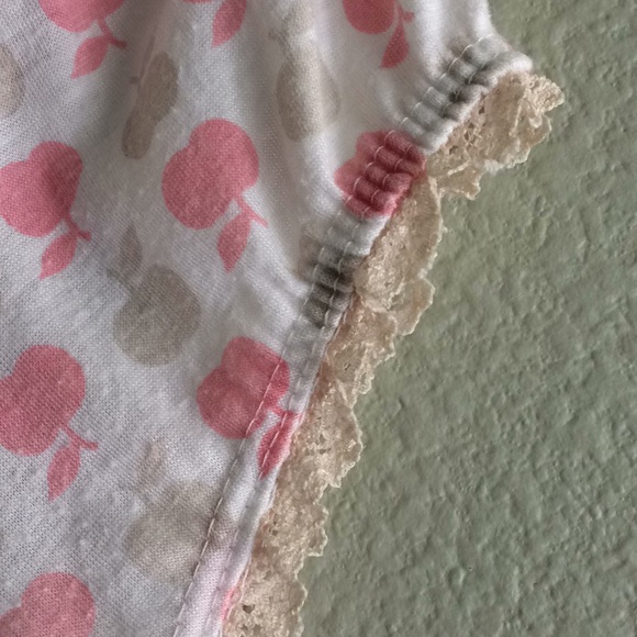 🎉HP🎉 Vintage Poema Y2K Women’s Petite Feminine Lace & Apple Printed Top - Picture 6 of 7